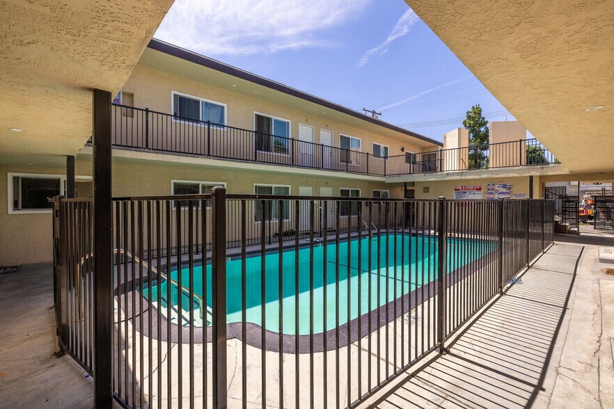 More Photos Of 7370 Neo St, Downey Apartments For Sale