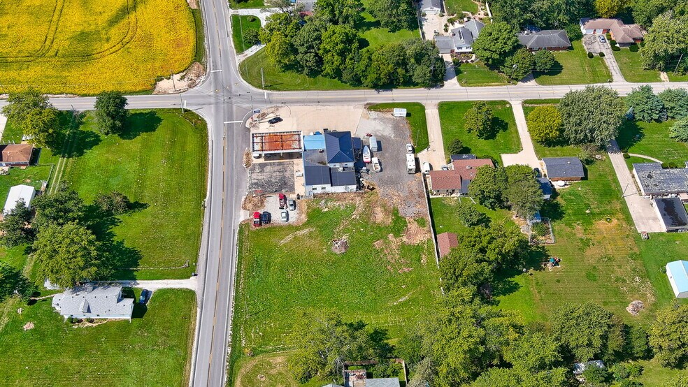 More Photos Of 5982 W State Road 32, Anderson Service Station For Sale