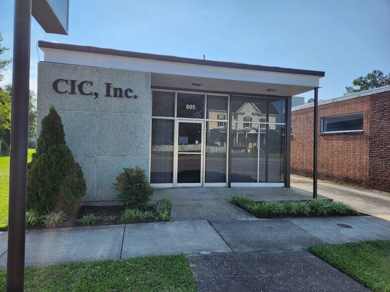 Primary Photo Of 605 N Queen St, Kinston Office For Lease