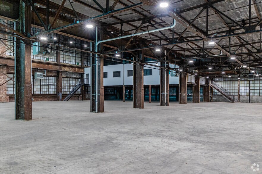 More Photos Of 297 Getty Ave, Paterson Warehouse For Lease