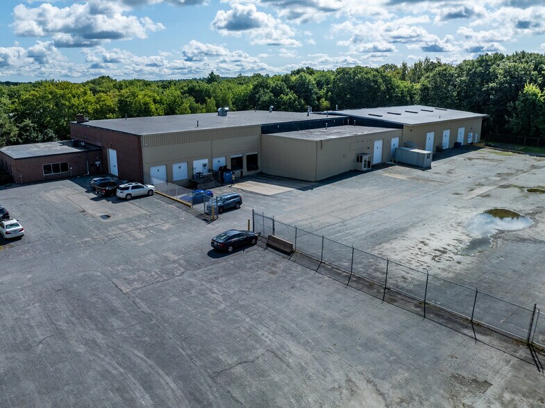 More Photos Of 10 Mozzone Blvd, Taunton Warehouse For Lease