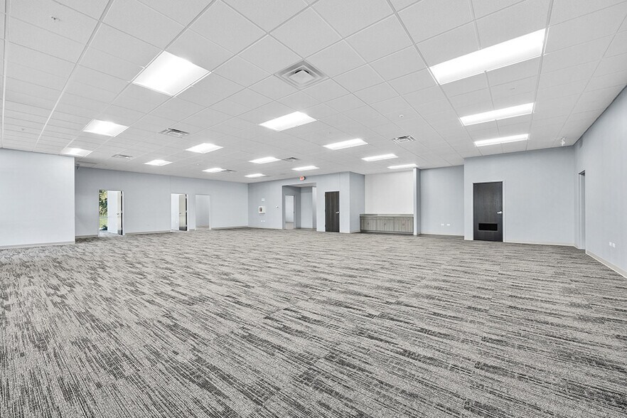 More Photos Of 8701 W 53rd St, McCook Industrial For Sale