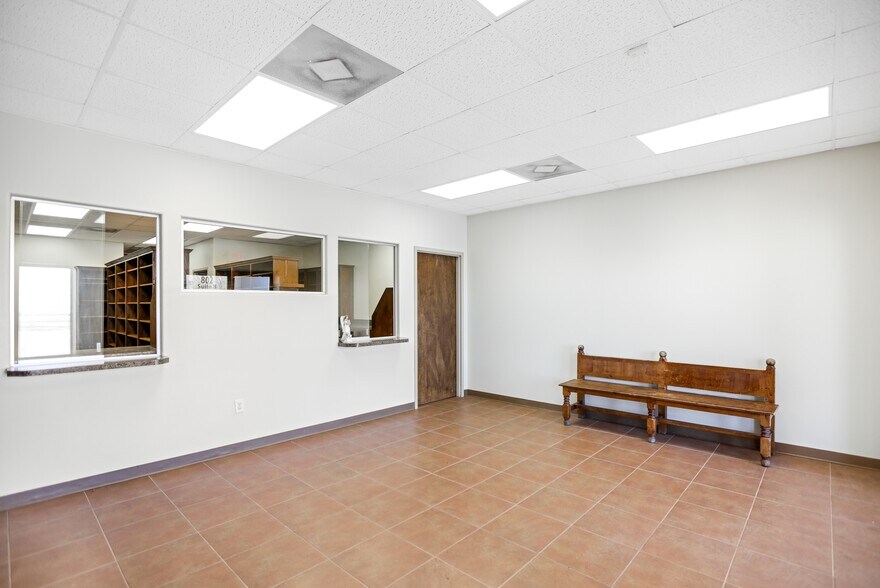 More Photos Of 802 E Expressway 83, La Joya General Retail For Sale