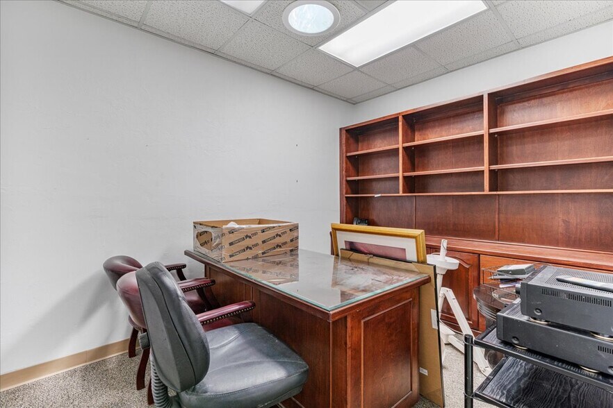 More Photos Of 7733 W Newberry Rd, Gainesville Office For Lease