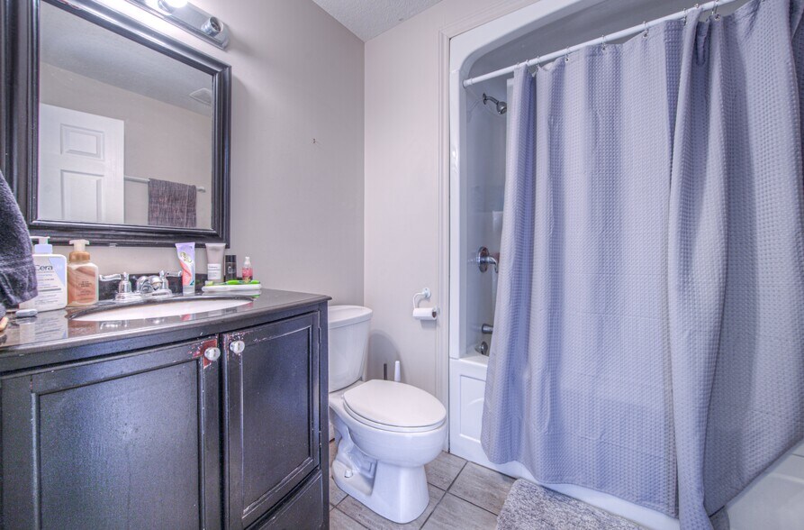 More Photos Of 172 Regina St N, Waterloo Apartments For Sale