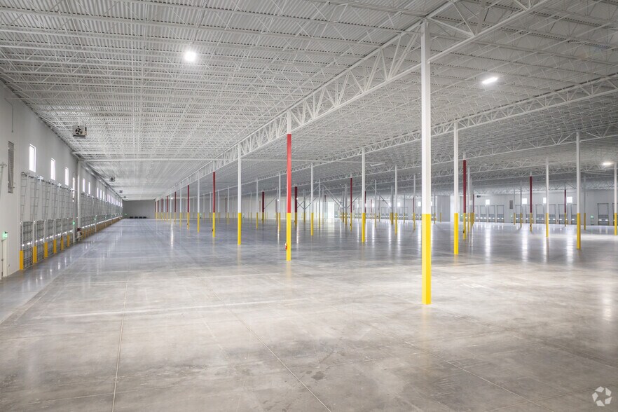 More Photos Of 5814 N Highway 146, Baytown Unknown For Lease