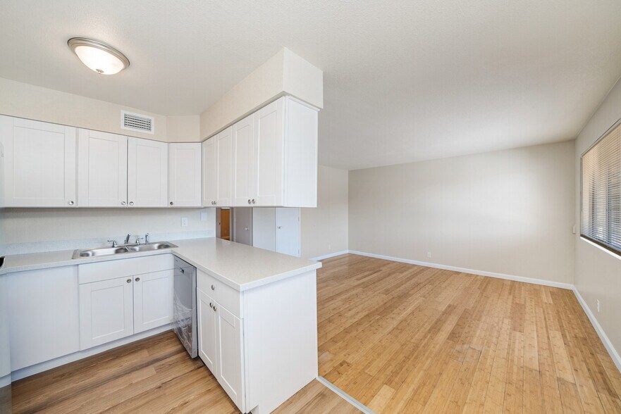 More Photos Of 2555 G St, Sparks Apartments For Sale