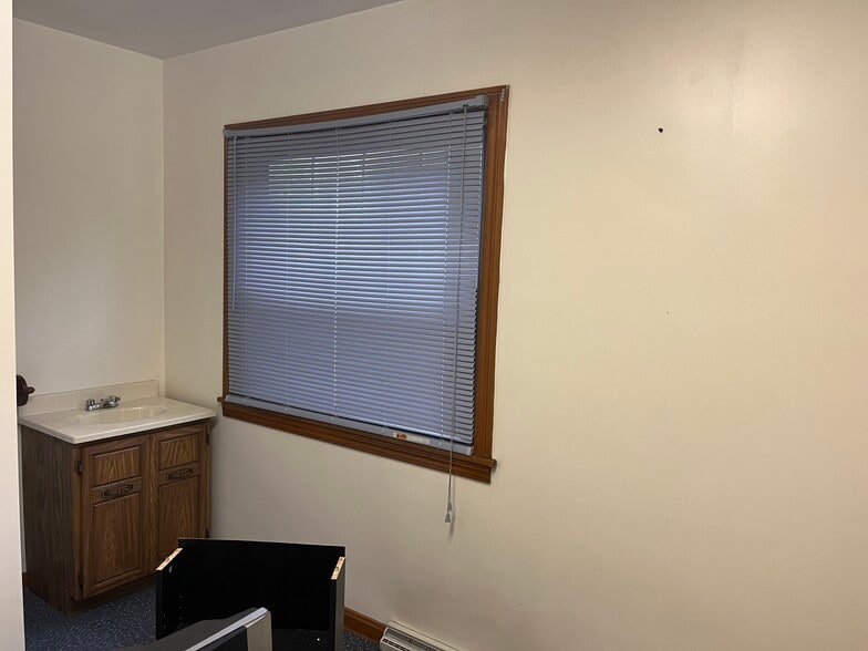 More Photos Of 6942 State Route 44, Ravenna Medical For Sale