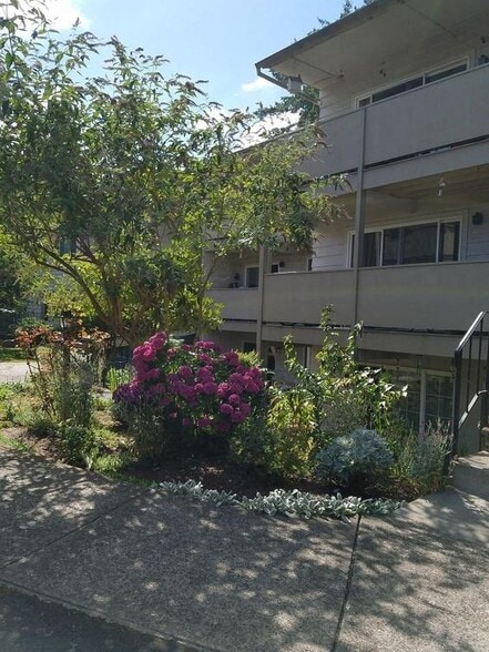 More Photos Of 1111 NE 122nd Ave, Portland Apartments For Sale