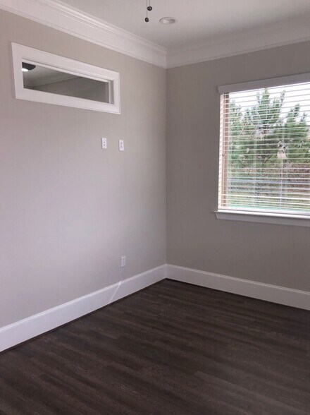 More Photos Of 11023 Northpointe Blvd, Tomball Medical For Sale