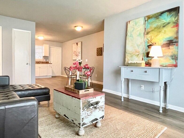 More Photos Of 11 Eumar Ct NW, Center Point Apartments For Sale