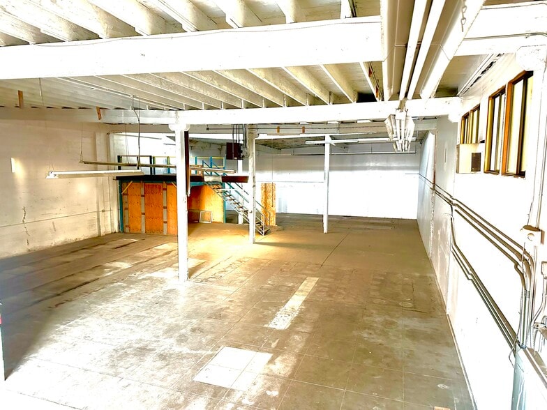 More Photos Of 400 Franklin St, Oakland Warehouse For Lease