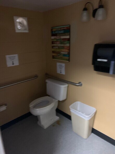 More Photos Of 13611-13663 N 32nd St, Phoenix Storefront For Lease