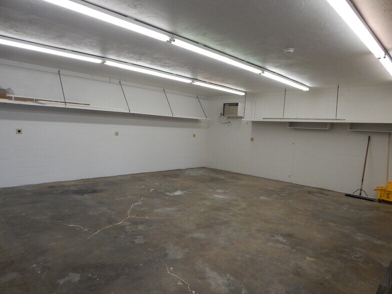 More Photos Of 728 SE Rice Ave, Roseburg Freestanding For Lease