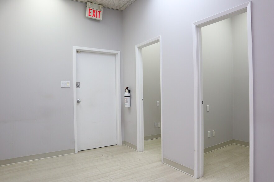 More Photos Of 2120 Eglinton Ave W, Toronto Office For Lease