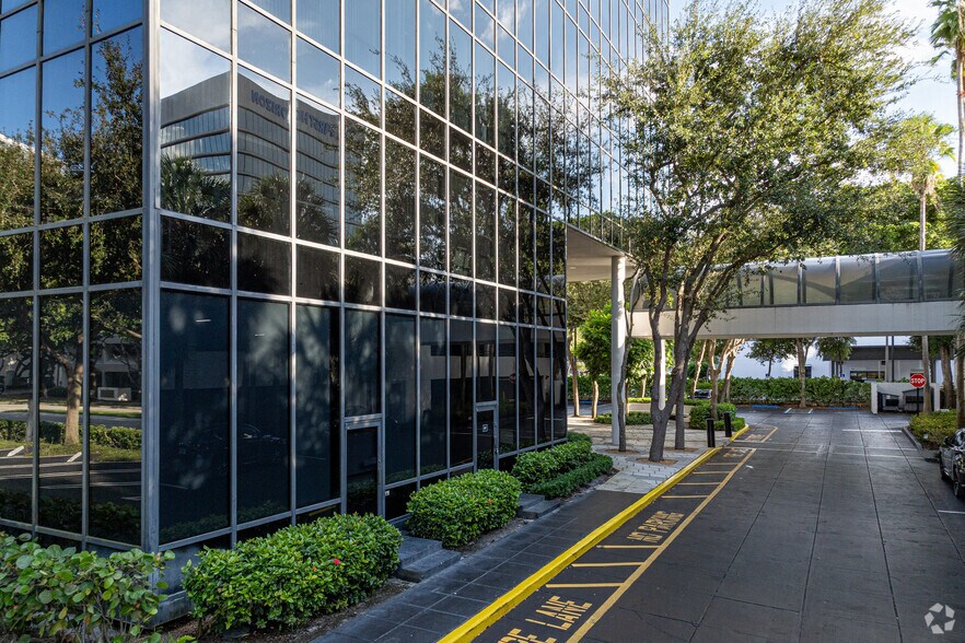 More Photos Of 1401 Forum Way, West Palm Beach Medical For Lease