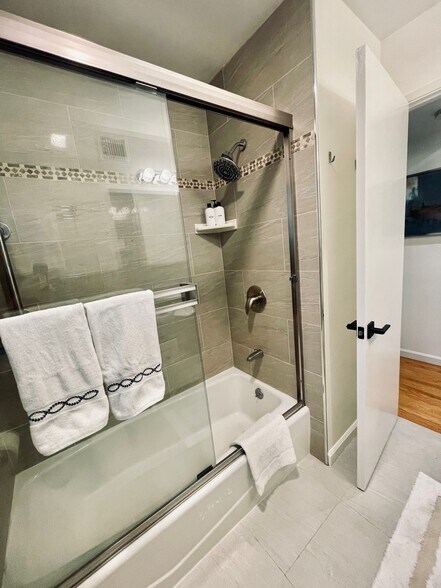 More Photos Of 352 Waverly St, Menlo Park Apartments For Sale