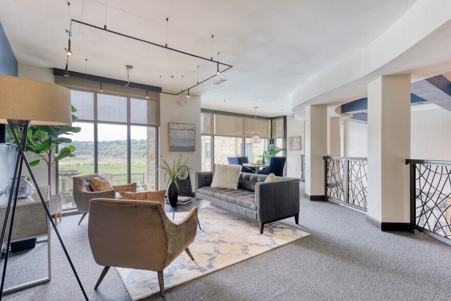 More Photos Of 300 E Basse Rd, San Antonio Apartments For Lease