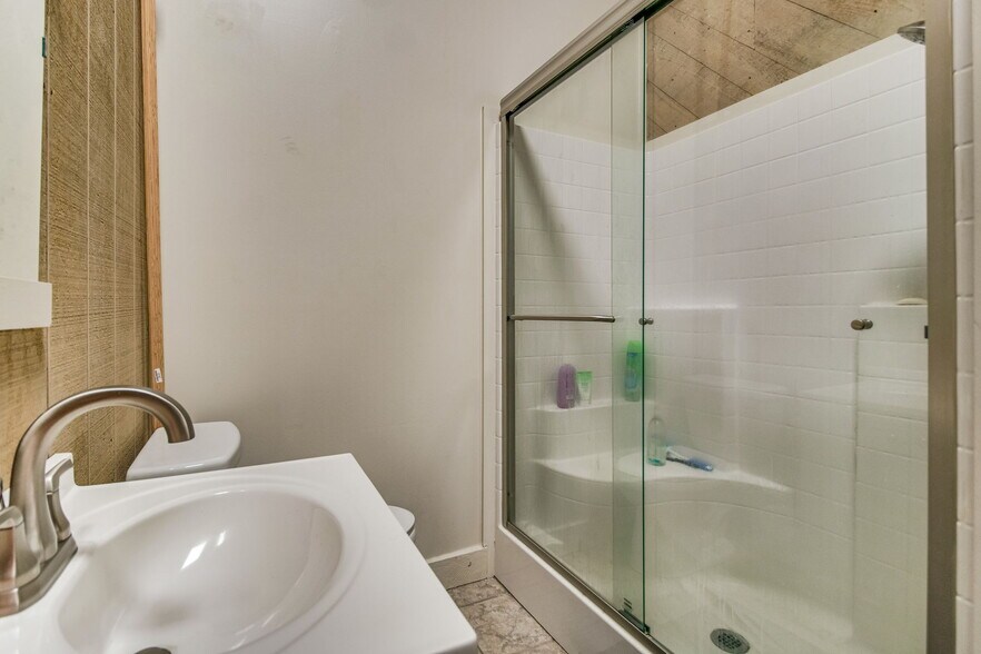 More Photos Of 725 S J St, Pensacola Office Residential For Sale