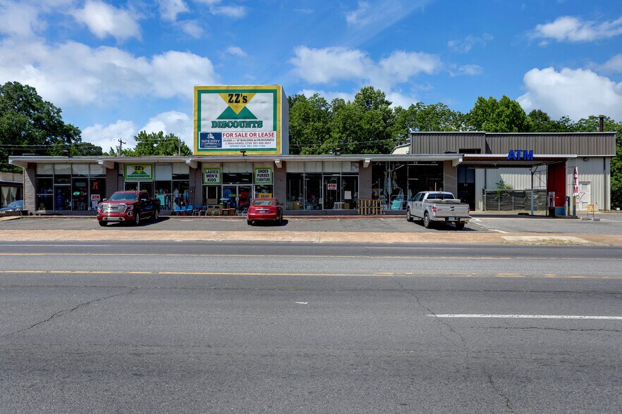 More Photos Of 3574-3580 Park Ave, Memphis Freestanding For Lease