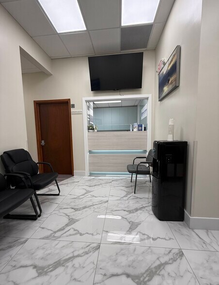 More Photos Of 1911 Harrison St, Hollywood Medical For Lease