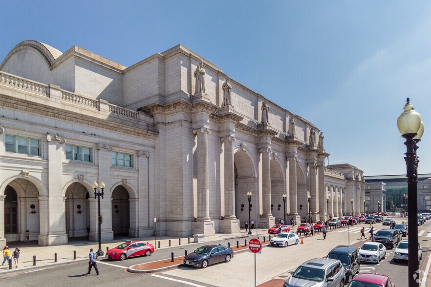 More Photos Of 40-60 Massachusetts Ave NE, Washington General Retail For Lease