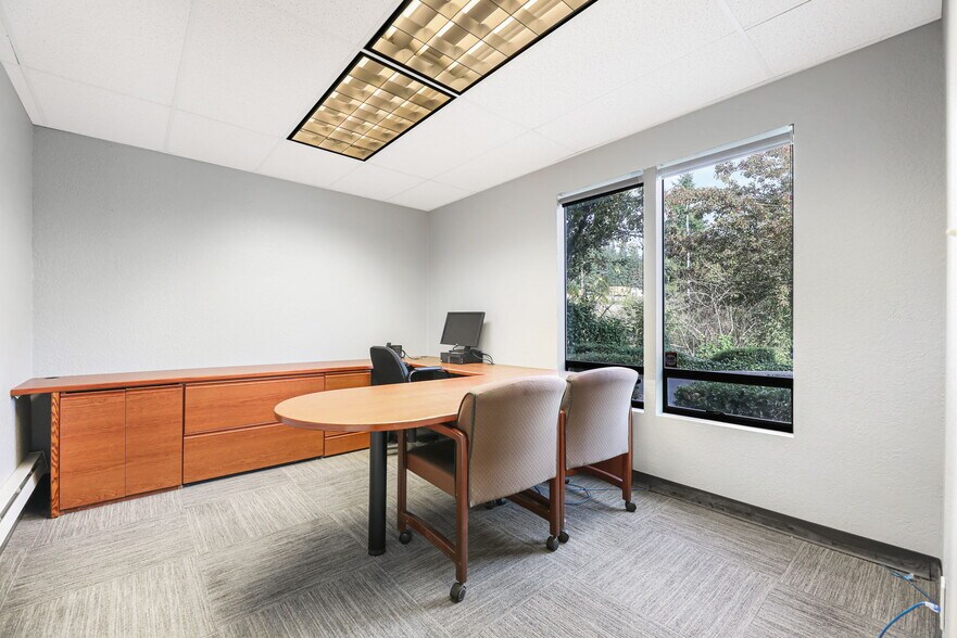More Photos Of 9502 19th Ave SE, Everett Office For Lease