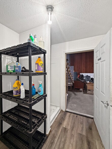 More Photos Of 10980 NE Hubbell Rd, Maxwell Industrial For Sale