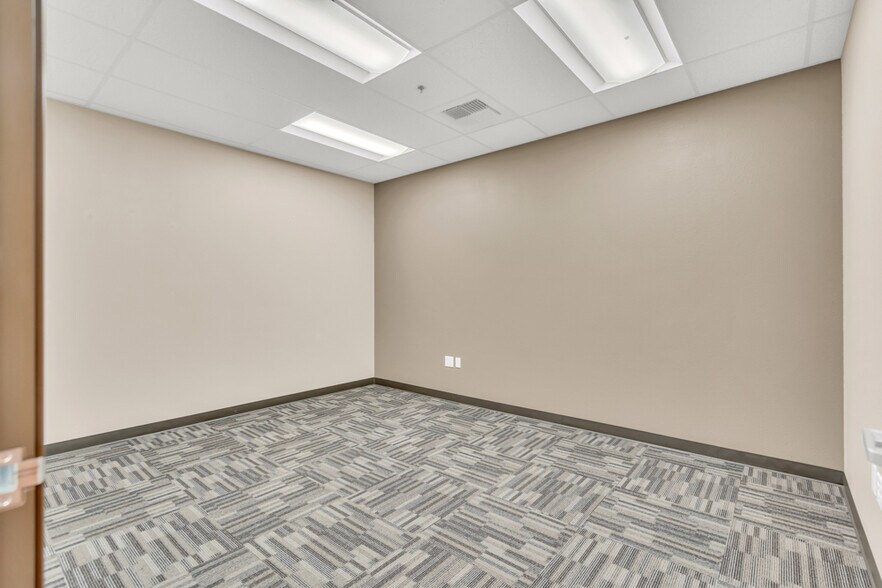 More Photos Of 11415 Sunrise Gold Cir, Rancho Cordova Warehouse For Lease