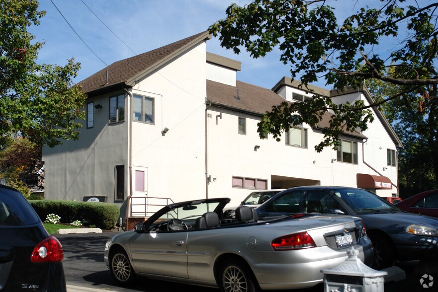 More Photos Of 4546 Hylan Blvd, Staten Island Medical For Sale