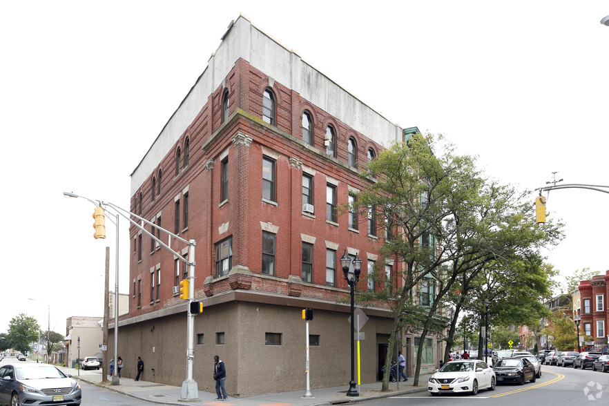More Photos Of 712-714 Bergen Ave, Jersey City Office Residential For Lease