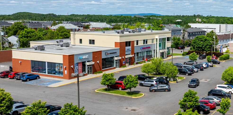 More Photos Of 1018 Rue De La Prairie, Lévis Drugstore For Lease