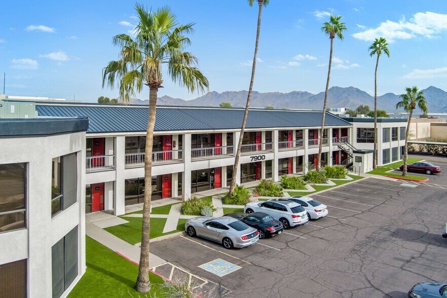 More Photos Of 7900 E Greenway Rd, Scottsdale Warehouse For Lease