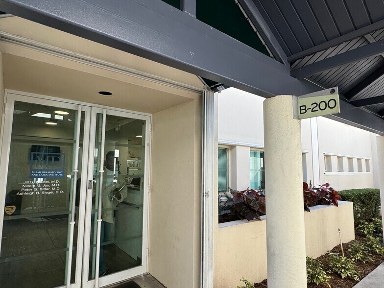 More Photos Of 7800 SW 87th Ave, Miami Medical For Lease