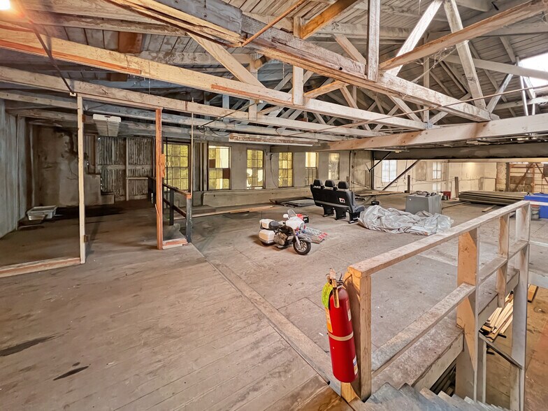 More Photos Of 301 N Petaluma Blvd, Petaluma Freestanding For Lease