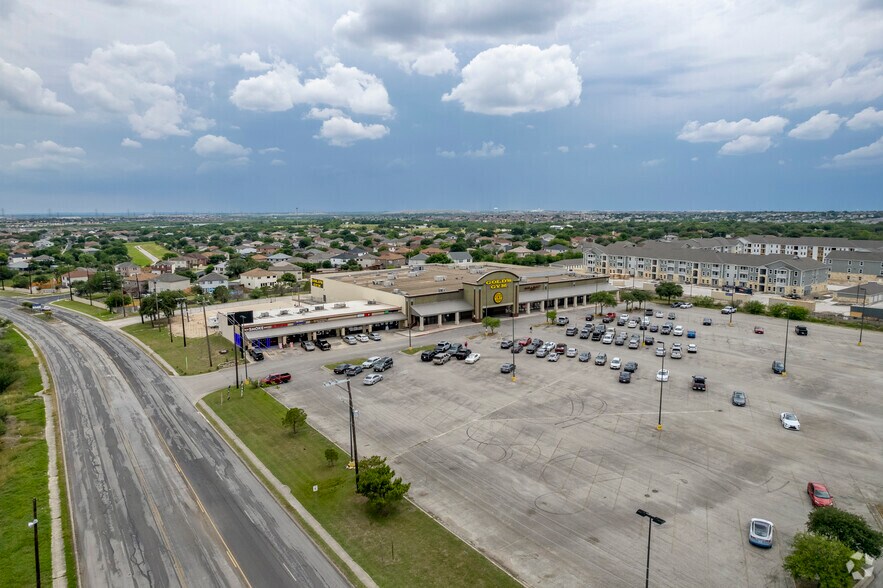 More Photos Of 7650 FM 78, San Antonio Storefront For Lease