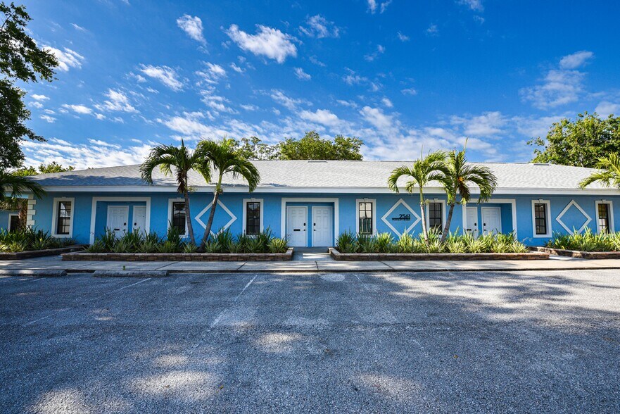 More Photos Of 2561 Nursery Rd, Clearwater Office For Lease