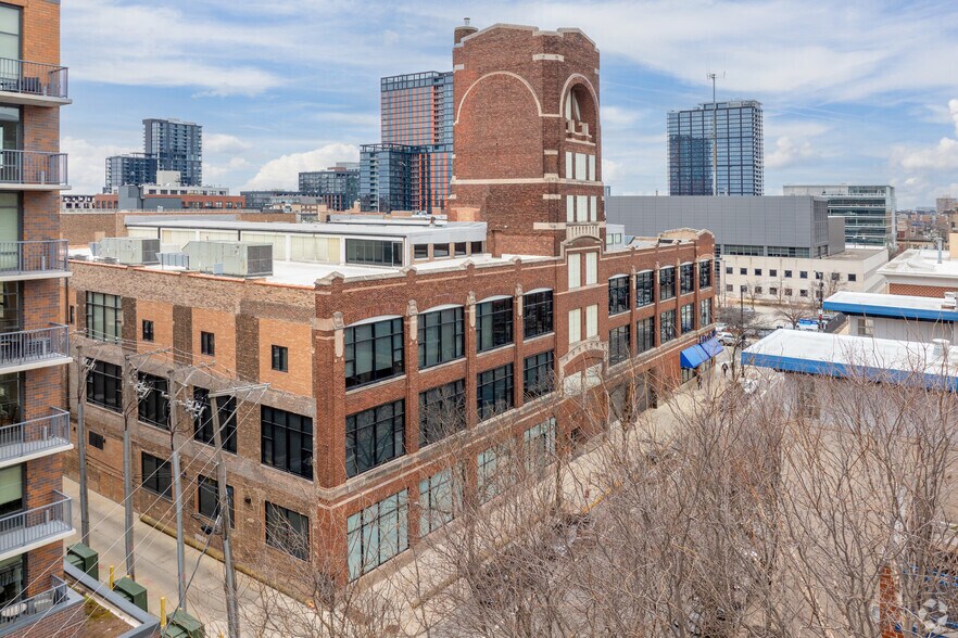 More Photos Of 30 N Racine Ave, Chicago Loft Creative Space For Lease