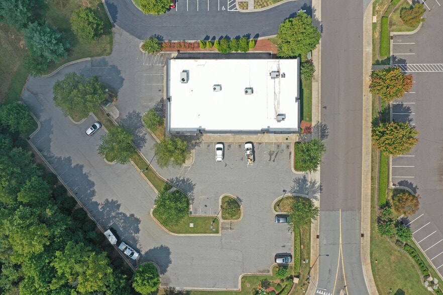 More Photos Of 6770-6782 River Center Dr, Clemmons Freestanding For Lease