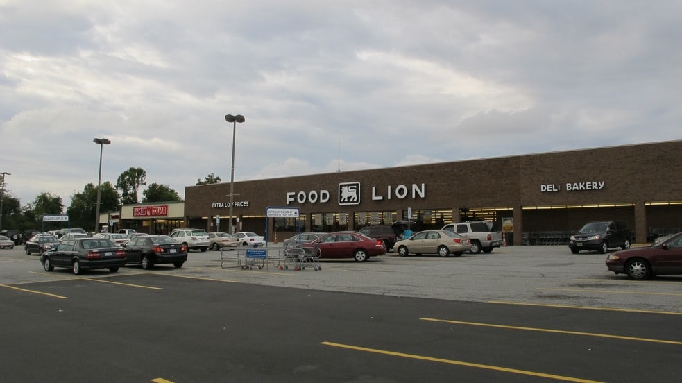 More Photos Of 108-124 W Meadowview Rd, Greensboro General Retail For Lease