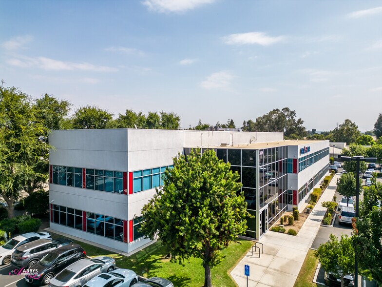 More Photos Of 3008 Sillect Ave, Bakersfield Medical For Lease