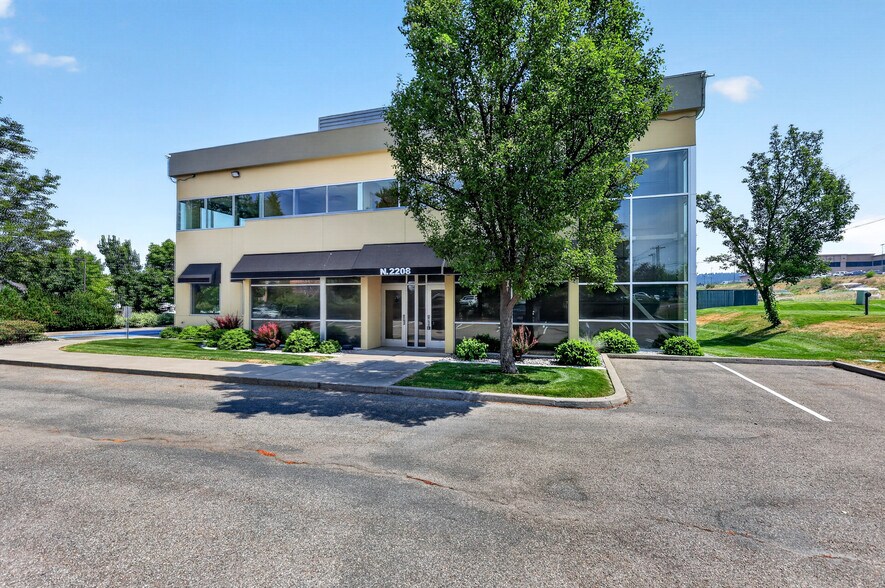 More Photos Of 2208 N Swing Ln, Liberty Lake Medical For Lease