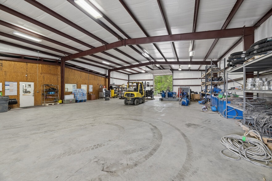 More Photos Of 1510 TX-135, Kilgore Warehouse For Sale