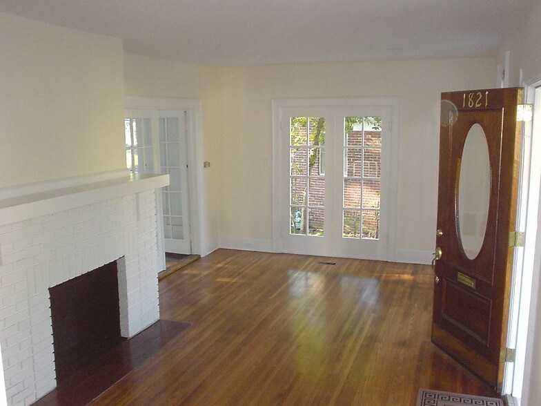 More Photos Of 1821 Cumberland Ave, Charlotte Medical For Lease