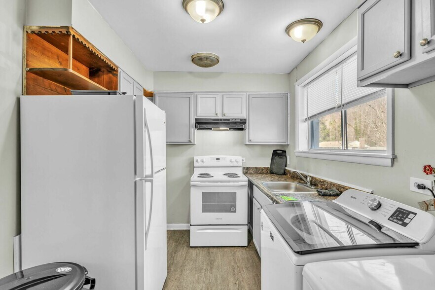 More Photos Of 123-127 Upper Airbase Ln, Briceville Apartments For Sale