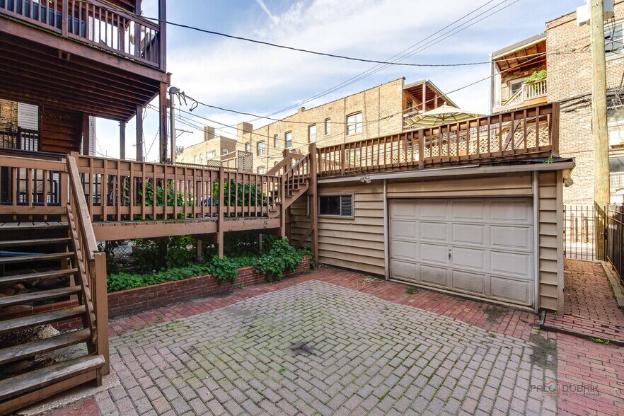 More Photos Of 902 W Newport Ave, Chicago Apartments For Sale