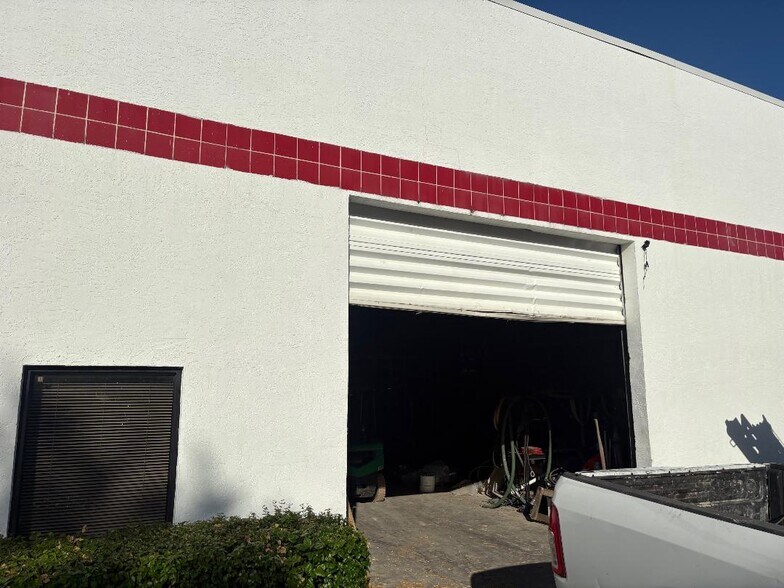 More Photos Of 1818 7th Ave N, Lake Worth Beach Warehouse For Lease