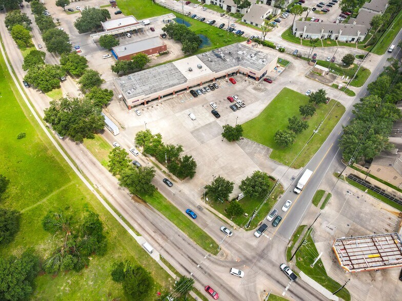 More Photos Of 7306 W Tidwell Rd, Houston Unknown For Lease