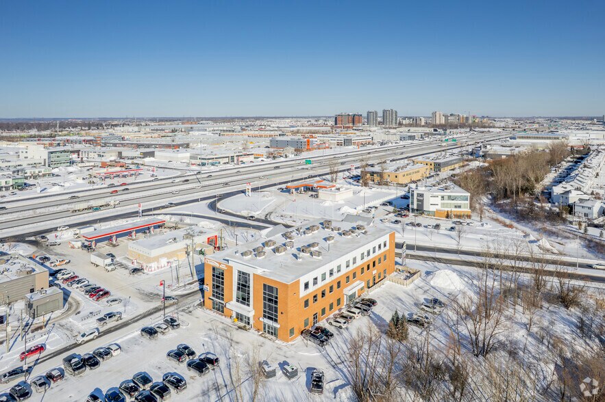 More Photos Of 3290-3340 Av 100E, Laval Office Residential For Sale