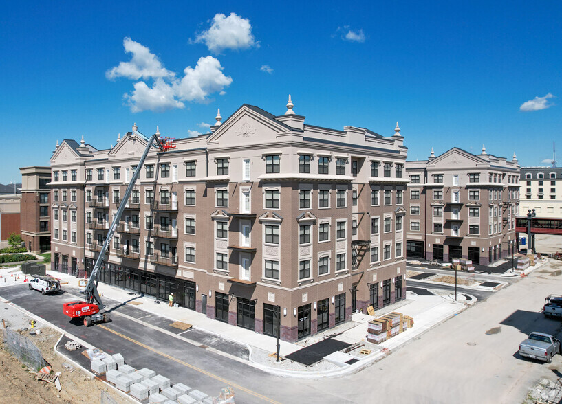 Primary Photo Of 880 Monon Green Blvd, Carmel Coworking Space